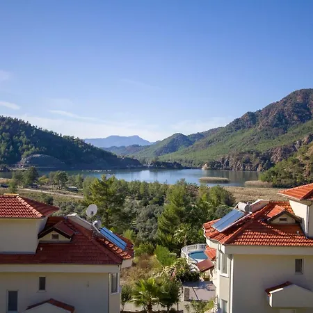 Infinity Lake Side Villa *